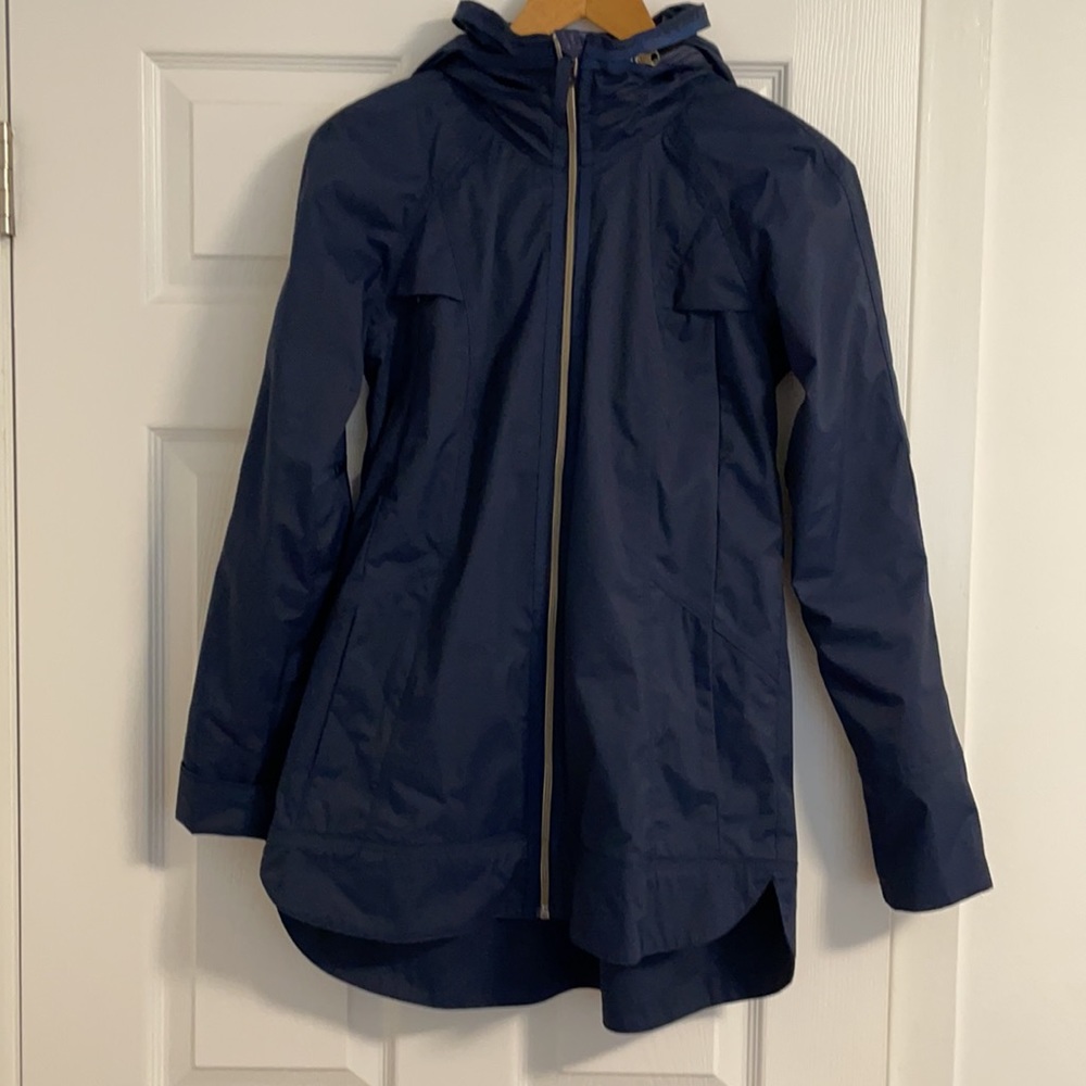 Lululemon raincoat
